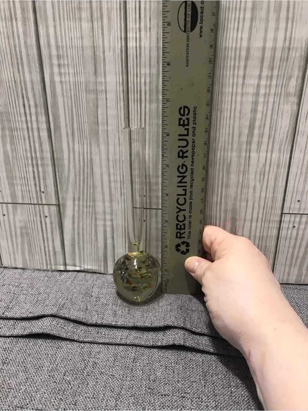 Adorable Vintage MCM Art Glass bud vase
